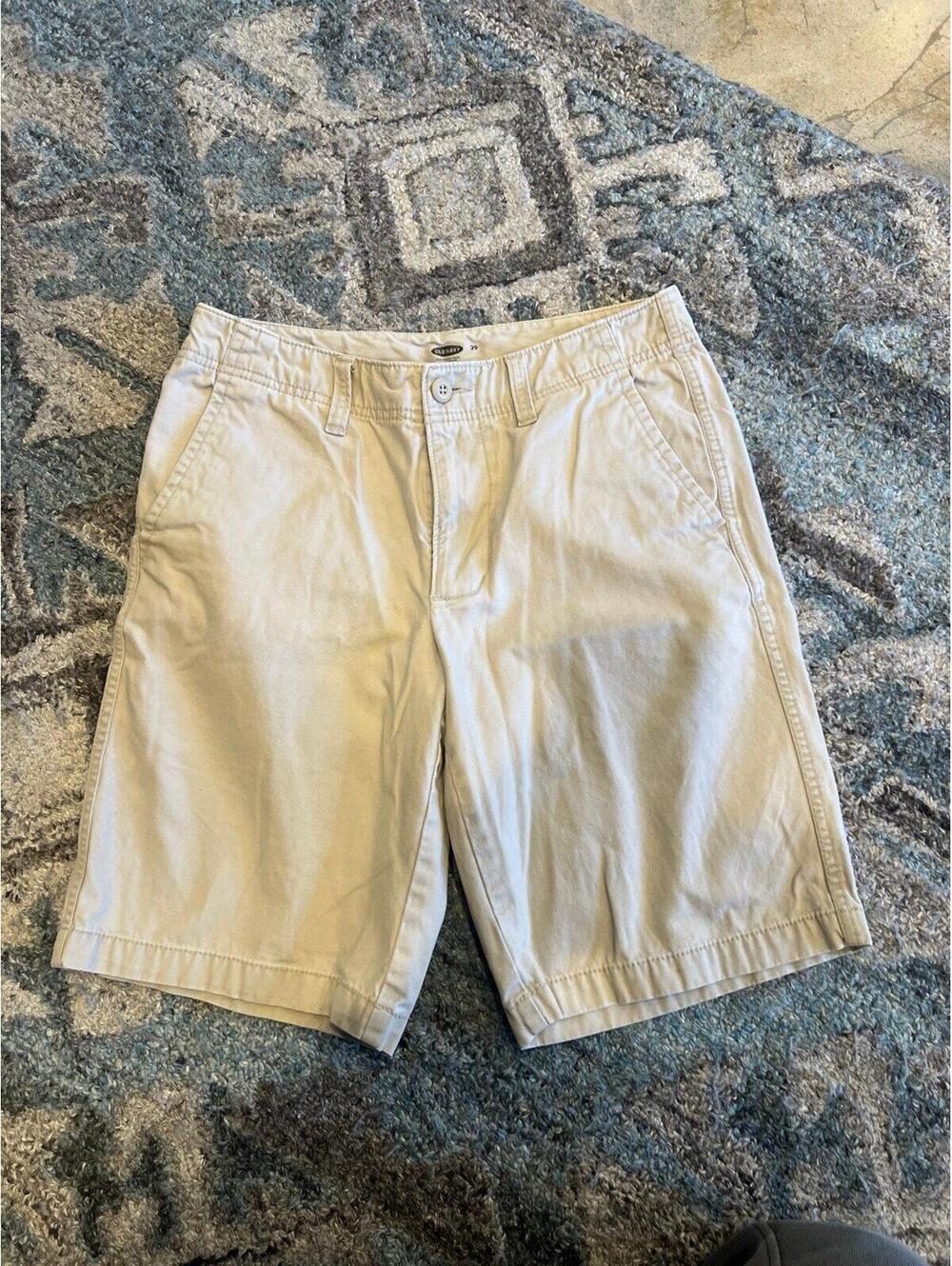 Old Navy Men’s Khaki shorts